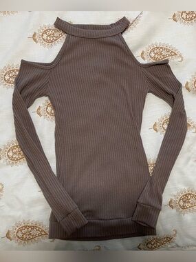 Windsor Brown Ribbed Cold-Shoulder Long Sleeve Top